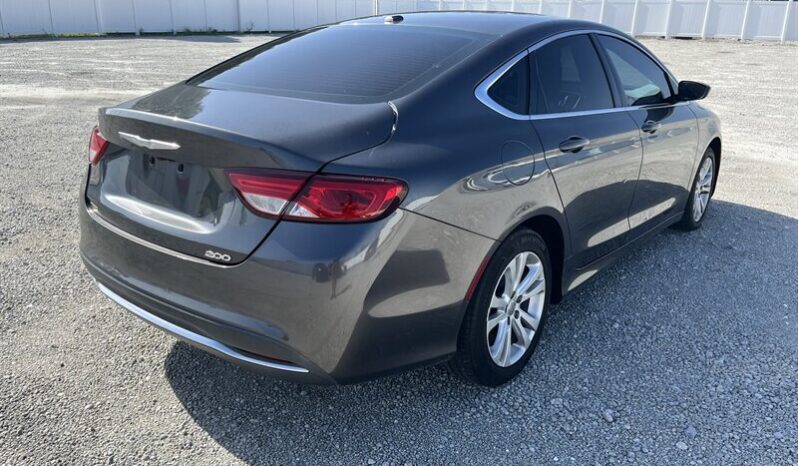 
								2015 Chrysler 200 Limited full									