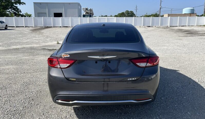 
								2015 Chrysler 200 Limited full									