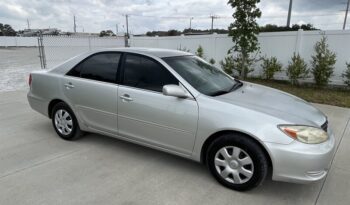 
									2003 Toyota Camry LE full								