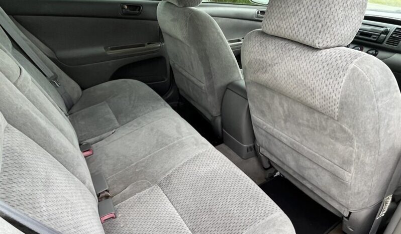 
								2003 Toyota Camry LE full									