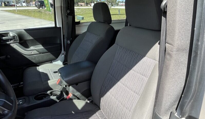 
								2012 Jeep Wrangler Sport full									