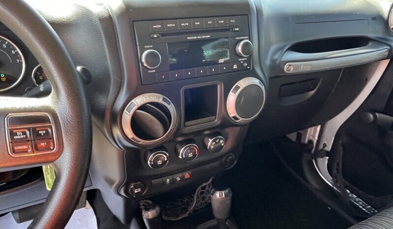 
								2012 Jeep Wrangler Sport full									