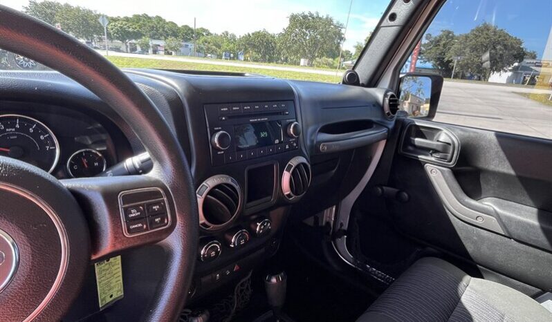 
								2012 Jeep Wrangler Sport full									