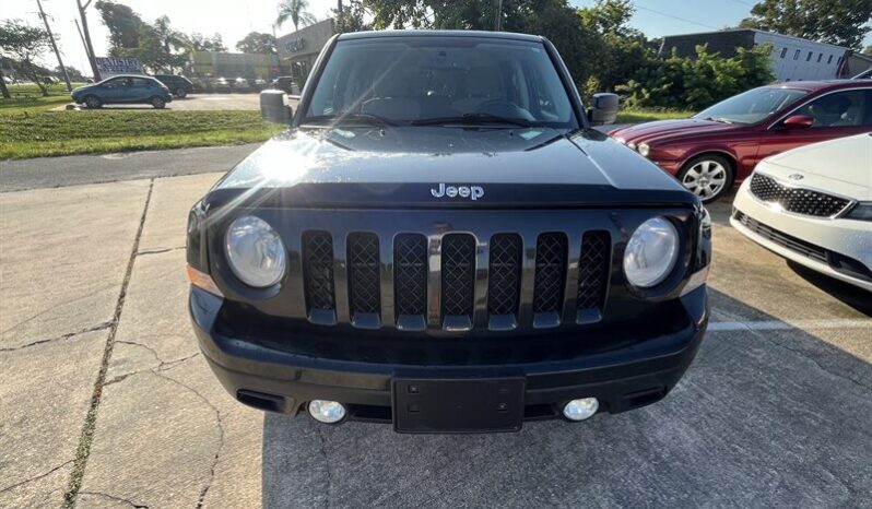 
								2014 Jeep Patriot Latitude full									