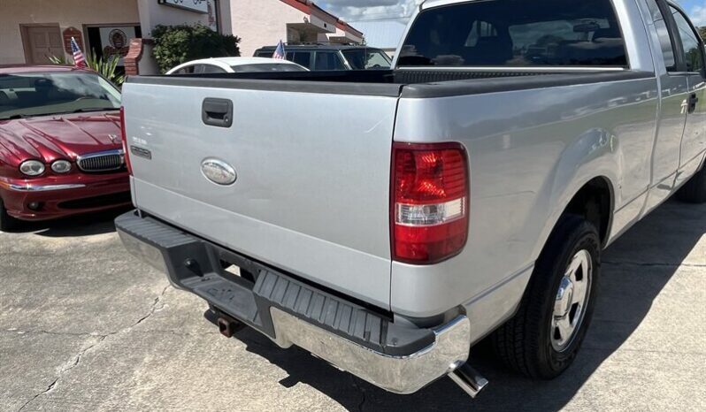 
								2007 Ford F-150 XLT full									