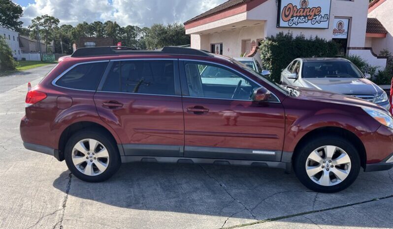 
								2011 Subaru Outback 3.6R Limited full									