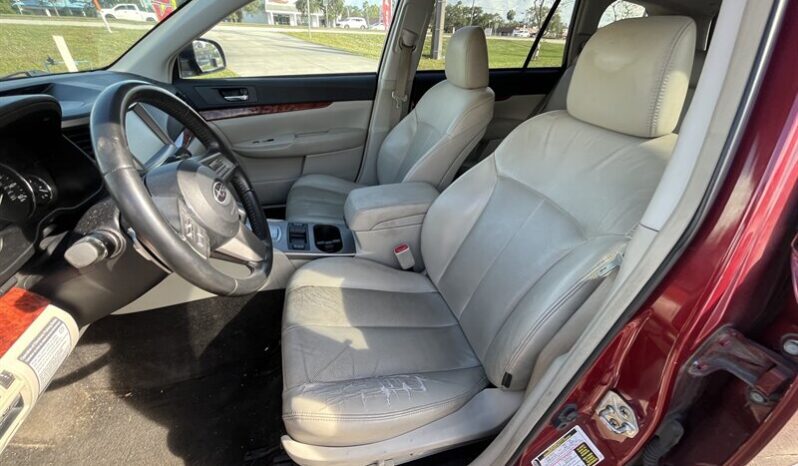 
								2011 Subaru Outback 3.6R Limited full									